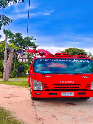 ออกทำการติดตั้งและซ่อมแซมไฟส่องสว่างที่ชำรุด เพื่ออำนวยความสะดวกให้กับพี่น้องประชาชน บ้านป่าโพธิ์ หมู่ที่10 จำนวน 2 จุด