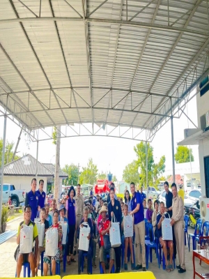 มอบถุงยังชีพจากสำนักงานเหล่ากาชาด จังหวัดมหาสารคาม แก่ผู้ประสบเหตุวาตภัยในพื้นที่ ตำบลนาภู อำเภอยางสีสุราช จำนวน 77 ครัวเรือน